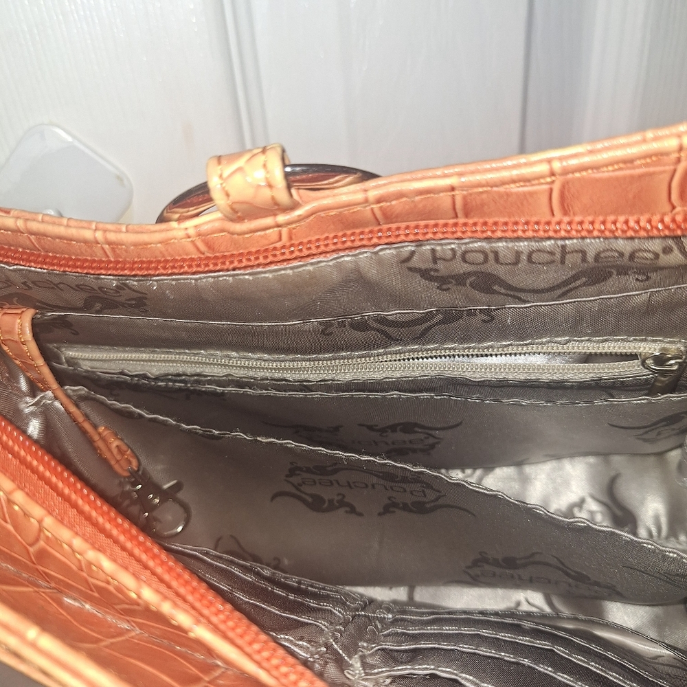Chic Croc-Embossed Tan Crossbody Poochee Bag** - Picture 5 of 12